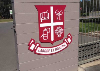 school_fabricated_signage_griffith_graphics_signs_brisbane